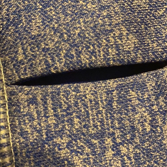 Addias pullover missing draw string - Picture 4 of 5